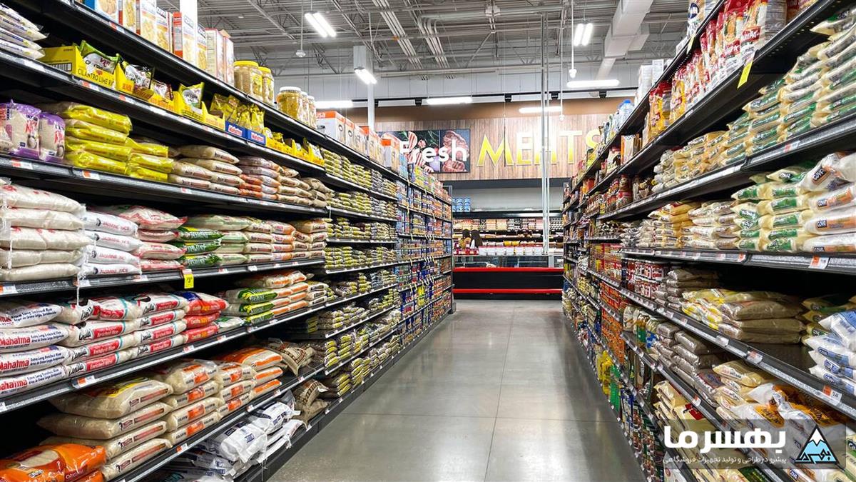 محصولات چیدمان شده در قفسه فروشگاهی