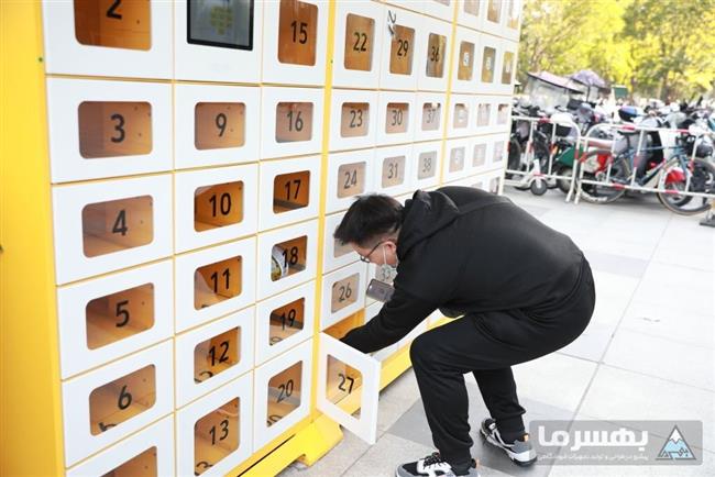  قفسه‌ تحویل غذا در فست‌فود