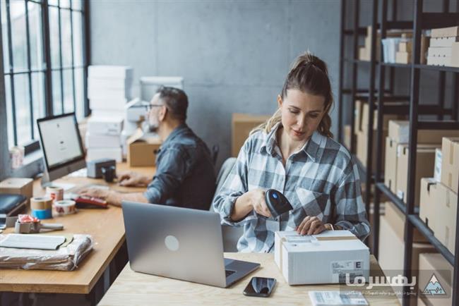 اسکن بارکد توسط کارکنان