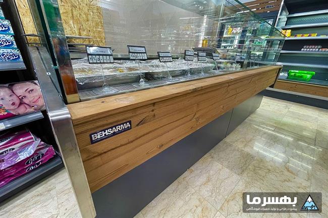 نمایی از یخچال ویترینی بهسرما