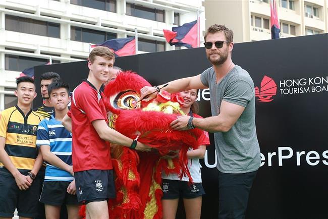 دعوت از سلبریتی‌ها